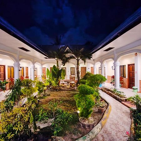 Mbg Travellers Inn Powered By Cocotel Puerto Princesa Kültér fotó
